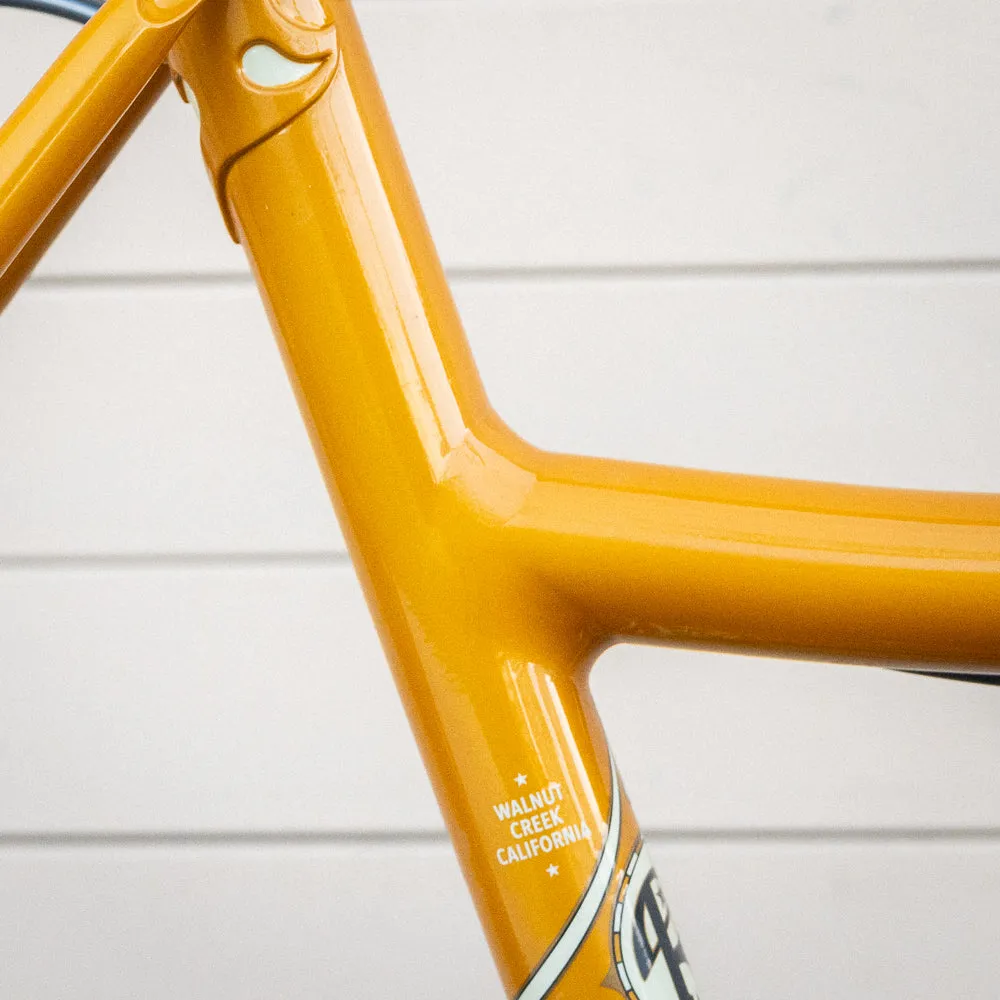 Frame - Lugged Susie W. Longbolts / Wolbis Slugstone