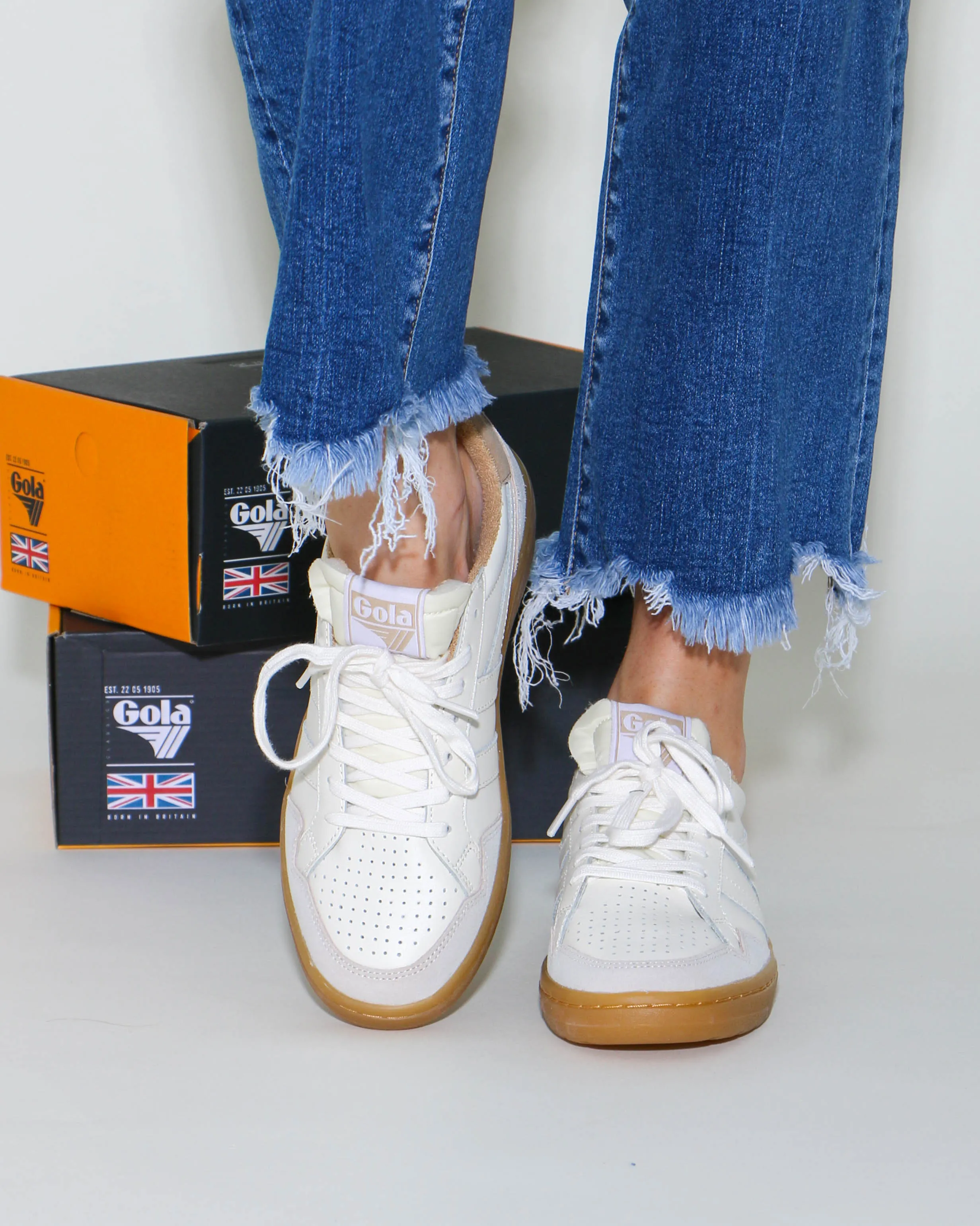 Gola Eagle '86 Sneakers in Off-white/Light Caramel/Gum