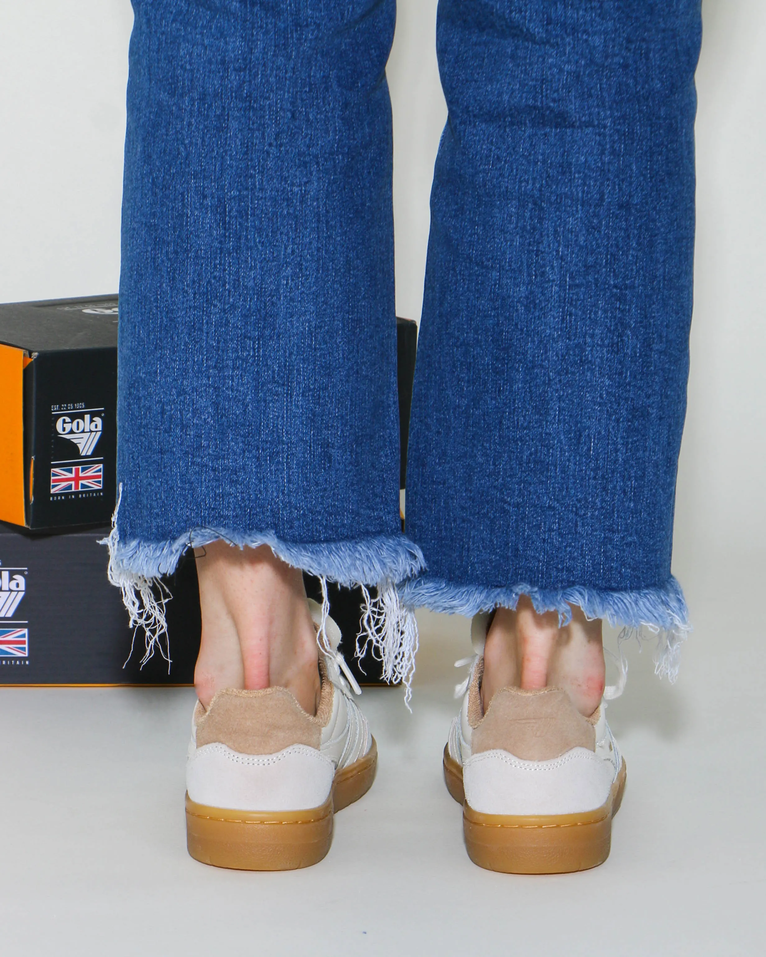 Gola Eagle '86 Sneakers in Off-white/Light Caramel/Gum