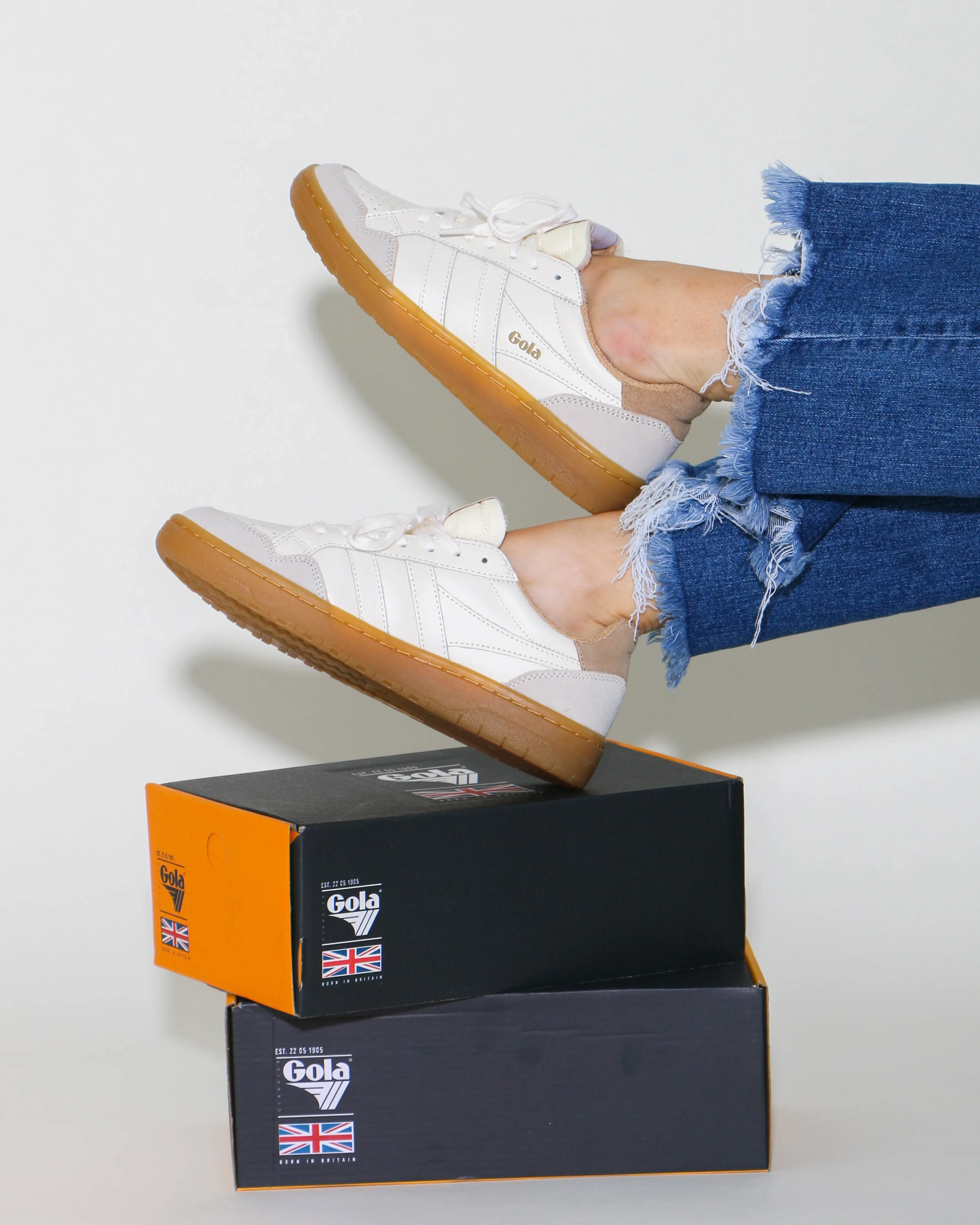 Gola Eagle '86 Sneakers in Off-white/Light Caramel/Gum
