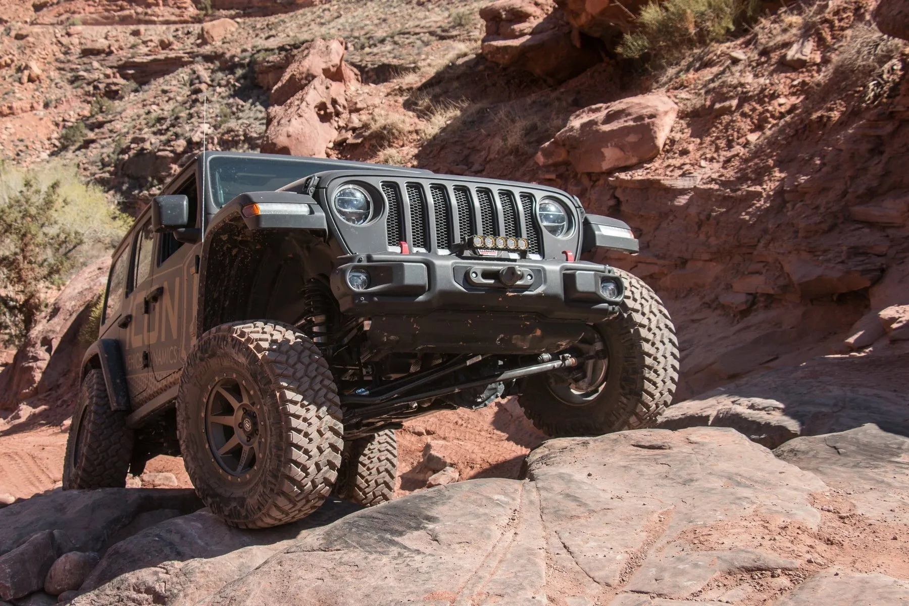 KC Hilites 10" FLEX™️ LED Light Bar Front Bumper Kit (Factory Steel Bumper Only) - Jeep JL/Gladiator