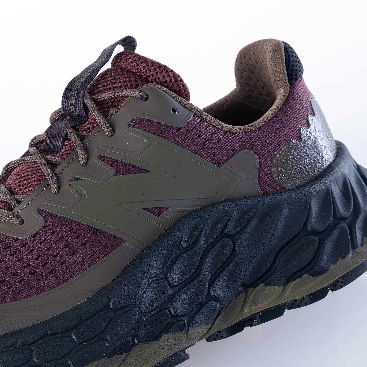 NEW BALANCE FRESH FOAM TRAIL MORE V3 MTMORNAD MAGNET VIBRAM OUTSOLE