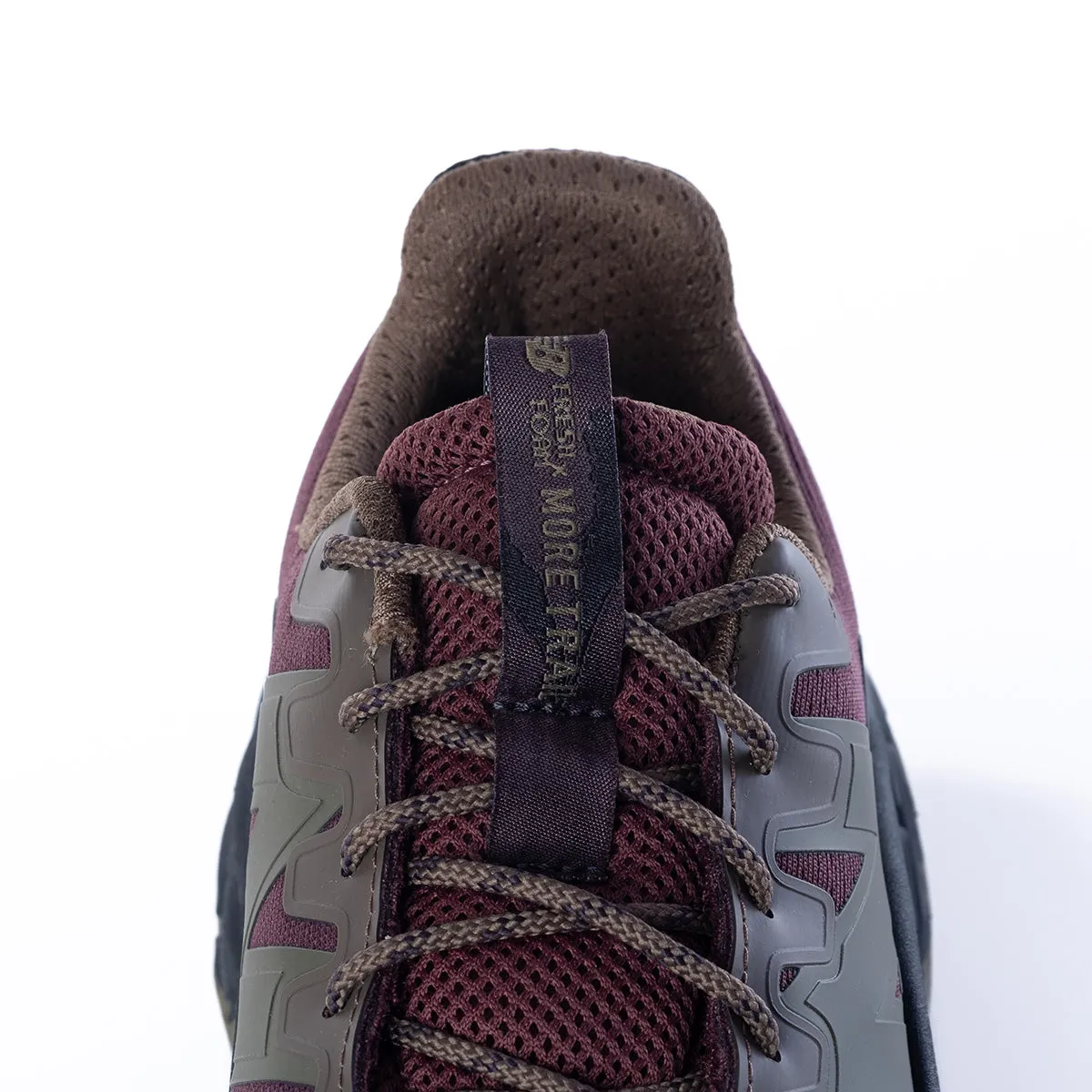 NEW BALANCE FRESH FOAM TRAIL MORE V3 MTMORNAD MAGNET VIBRAM OUTSOLE