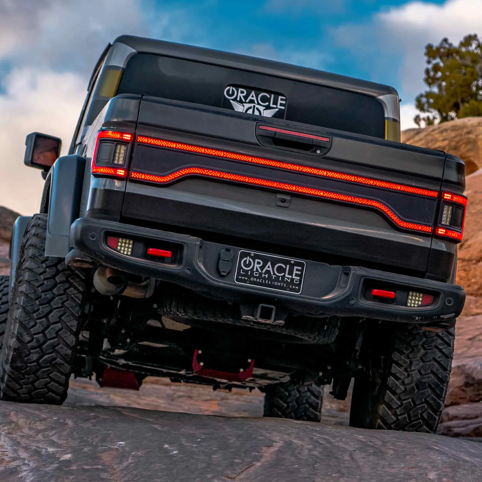 ORACLE Lighting Racetrack Flush Style LED Tailgate Panel Light for Jeep Gladiator JT
