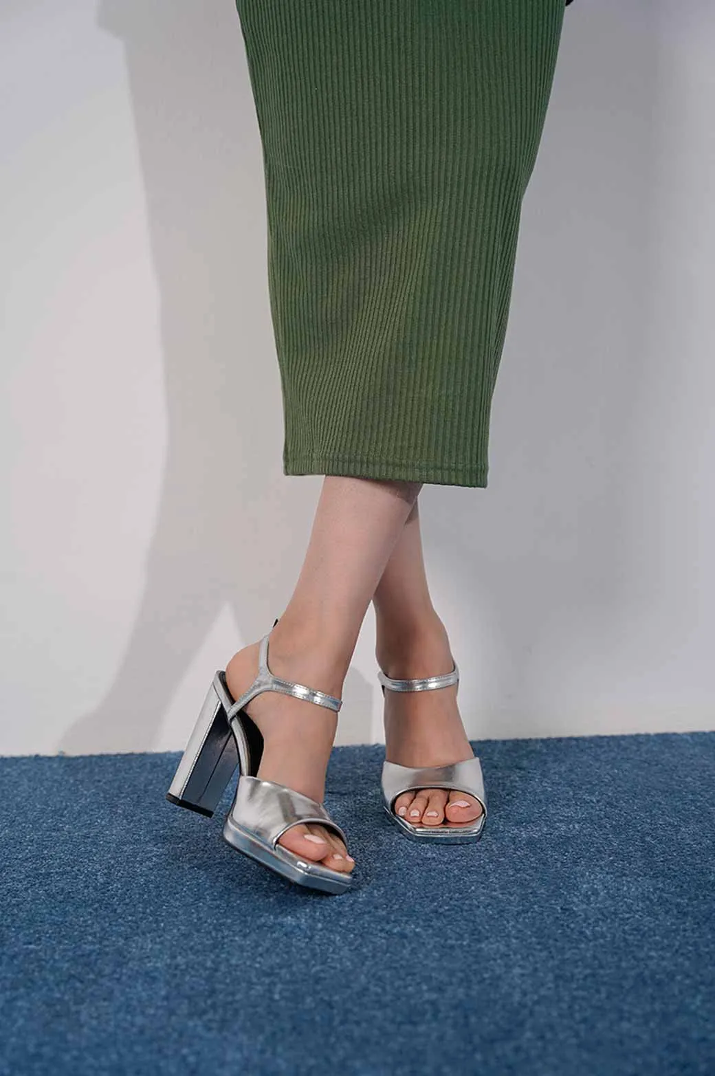 PLATFORM BLOCK HEEL