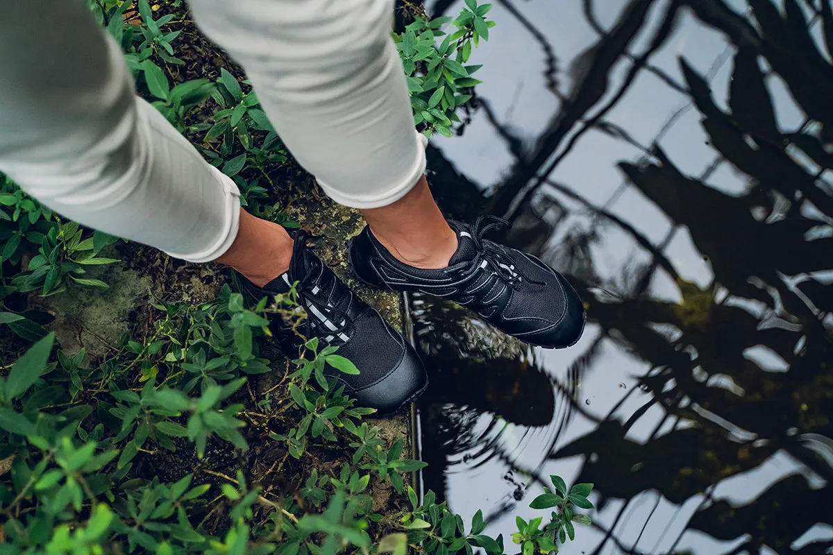 Women’s Chitra Trek&Trail xWide barefoot black sneakers