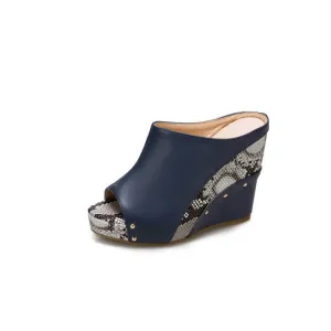 Women's Solid Color Peep Toe Print Rivets Wedge Heel Platform Sandals