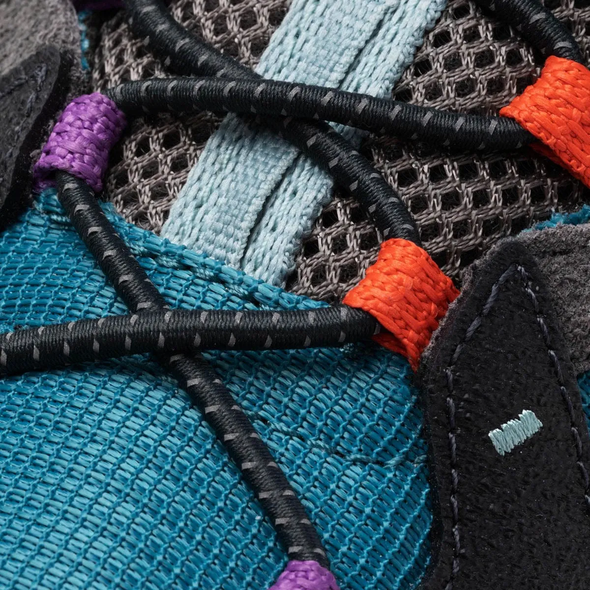 X NEW BALANCE ML610TB1