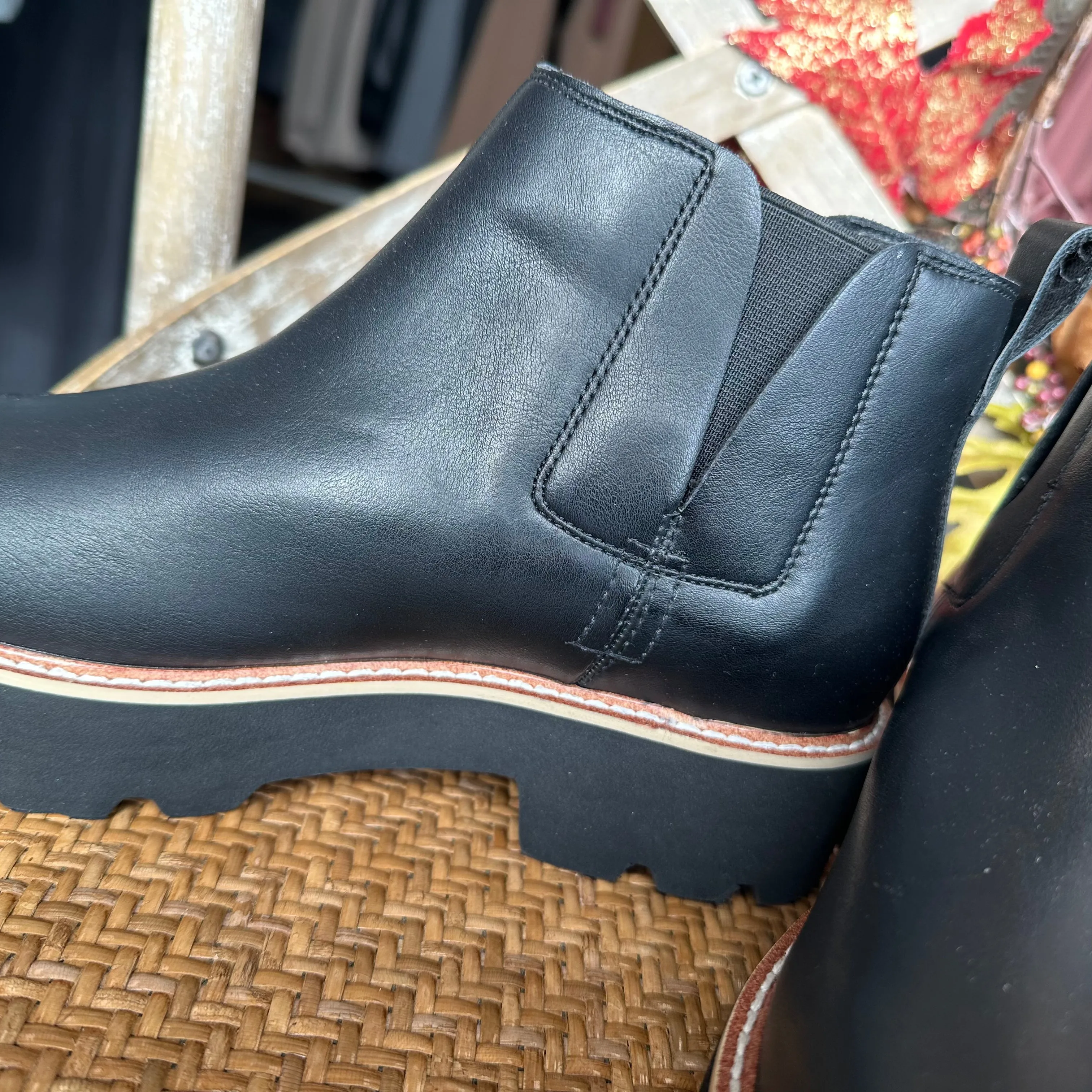 Zari Chelsea Boot