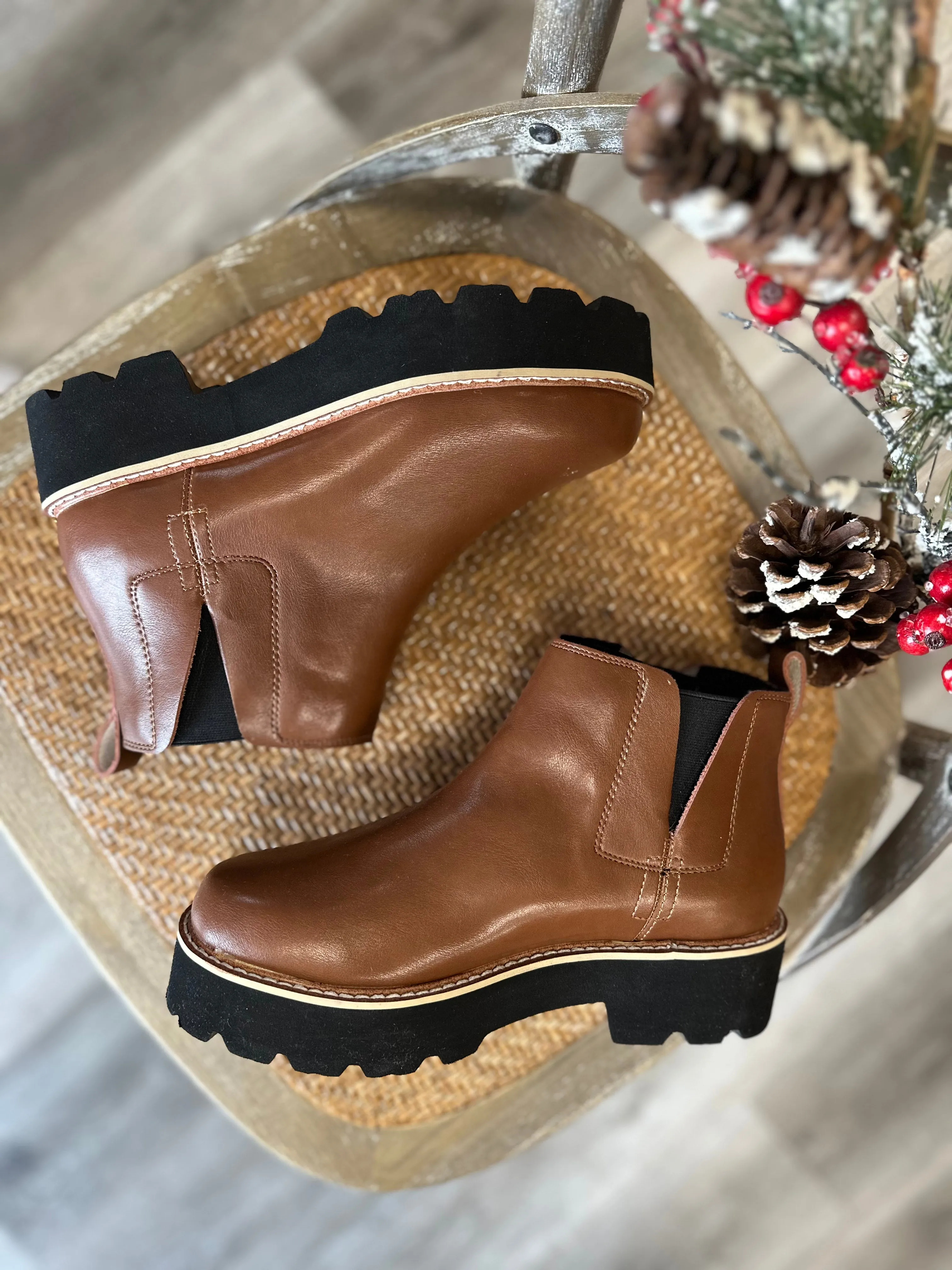 Zari Chelsea Boot