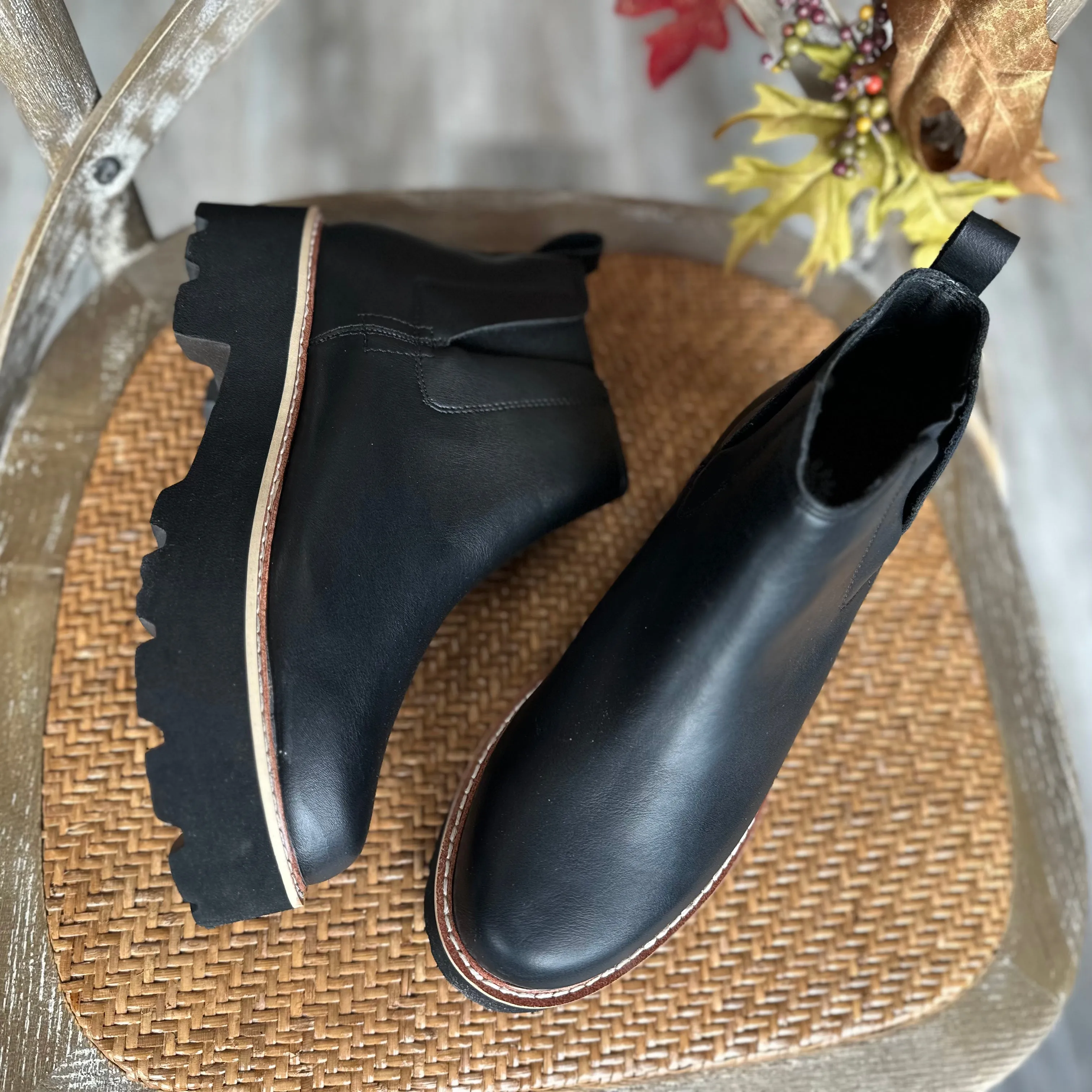 Zari Chelsea Boot