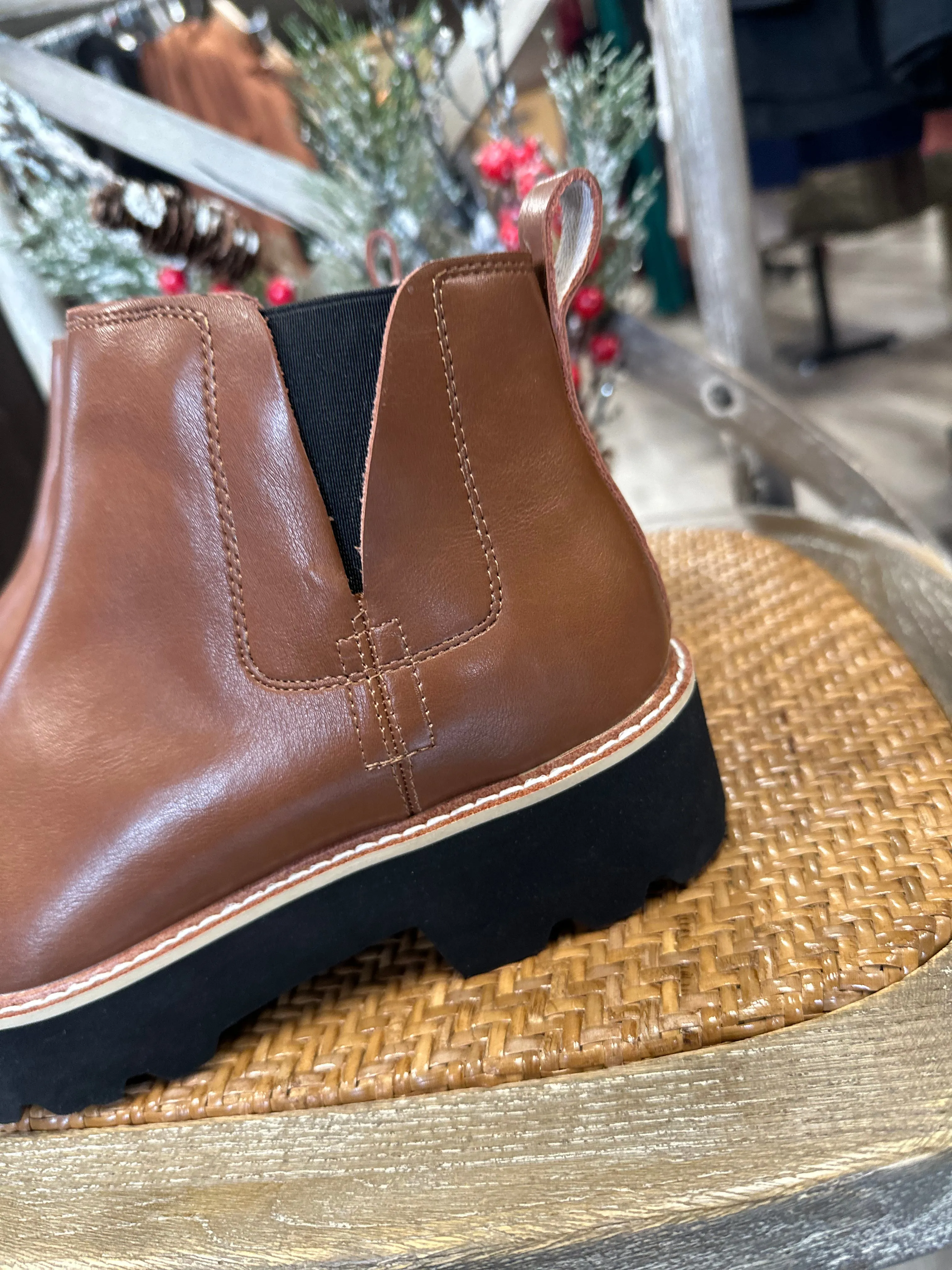 Zari Chelsea Boot