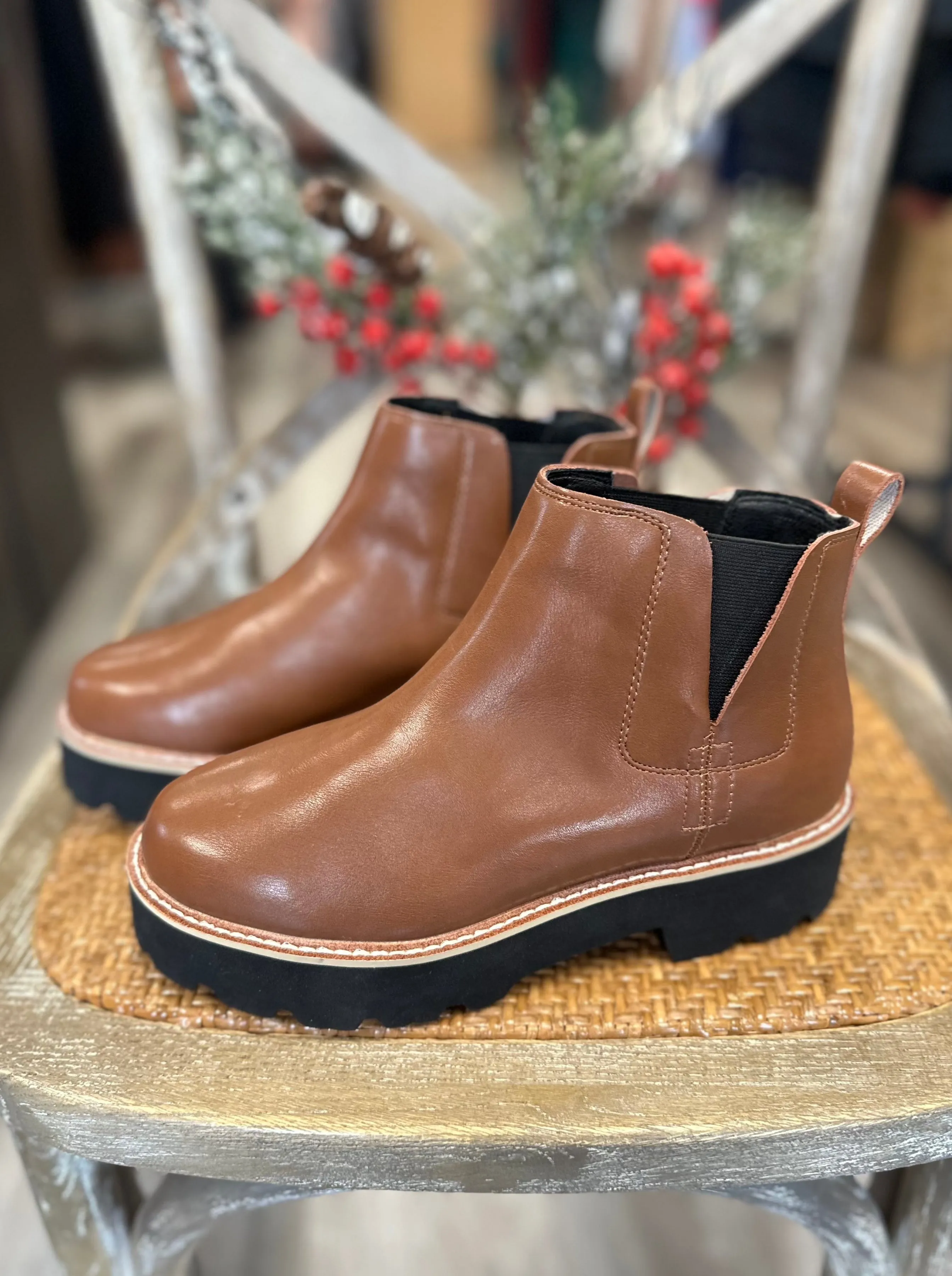 Zari Chelsea Boot