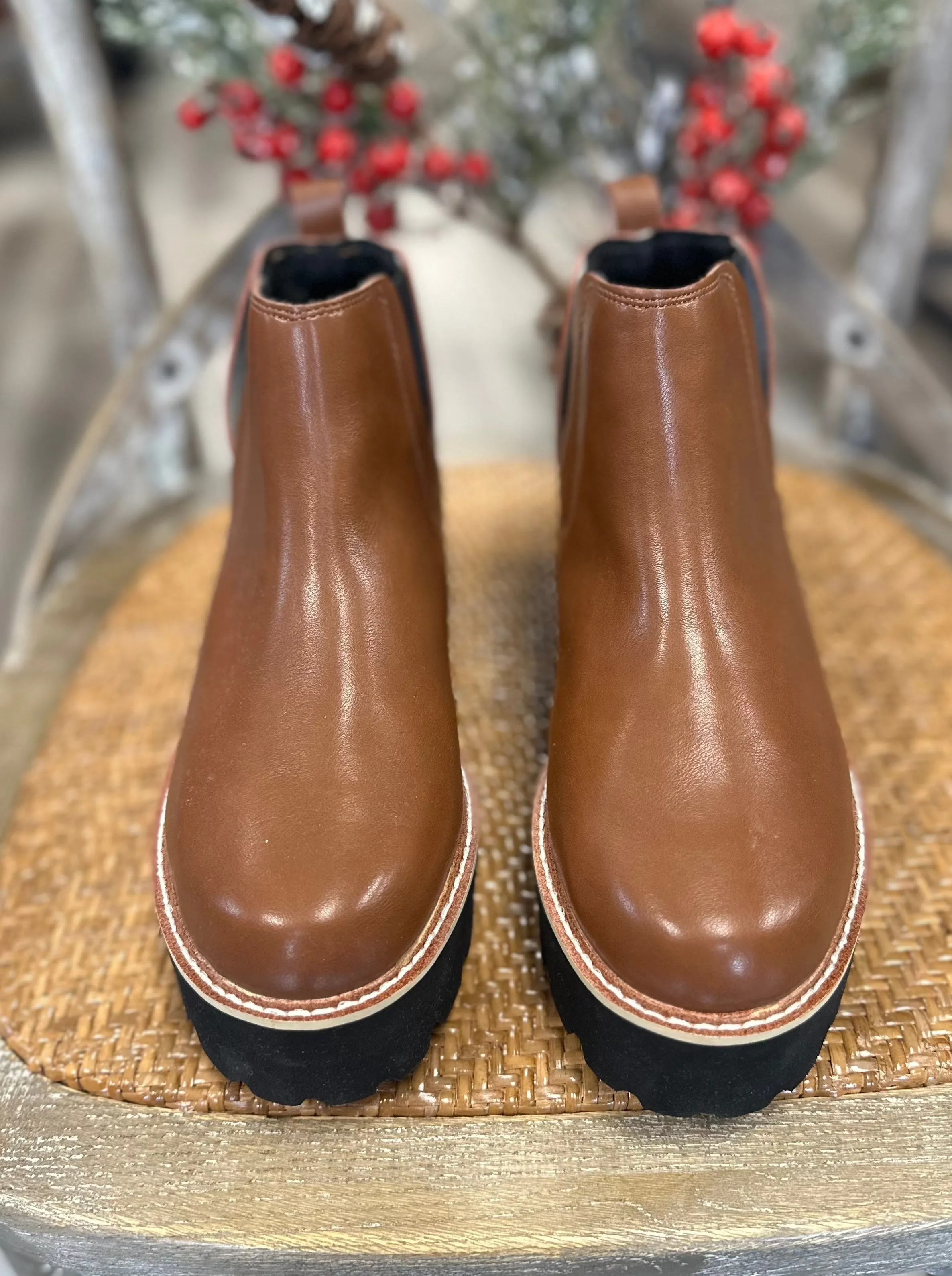 Zari Chelsea Boot