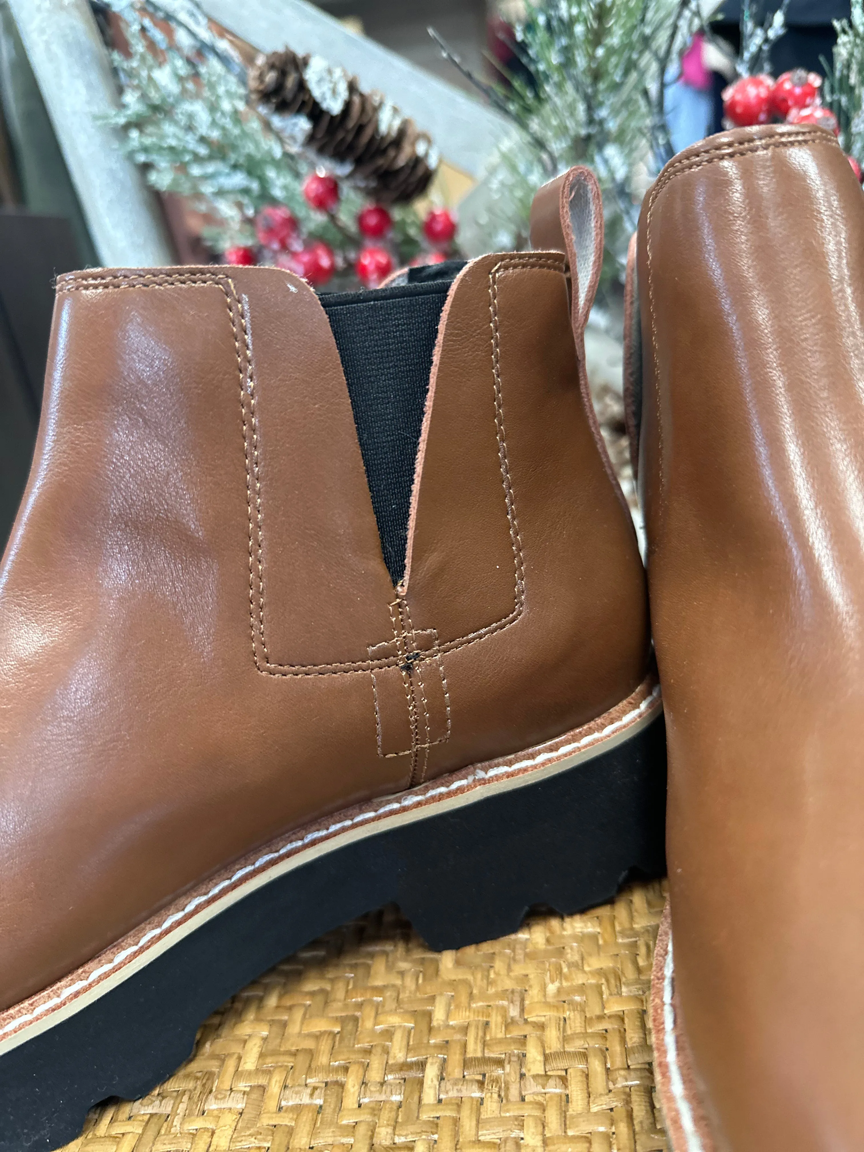 Zari Chelsea Boot